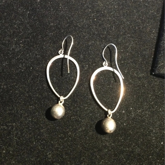 🥳HP🥳Chanel RARE Vintage Wire Teardrop Oval Authentic Earrings - Picture 2 of 9